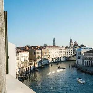 Ai Santi Apostoli 3* Venetië